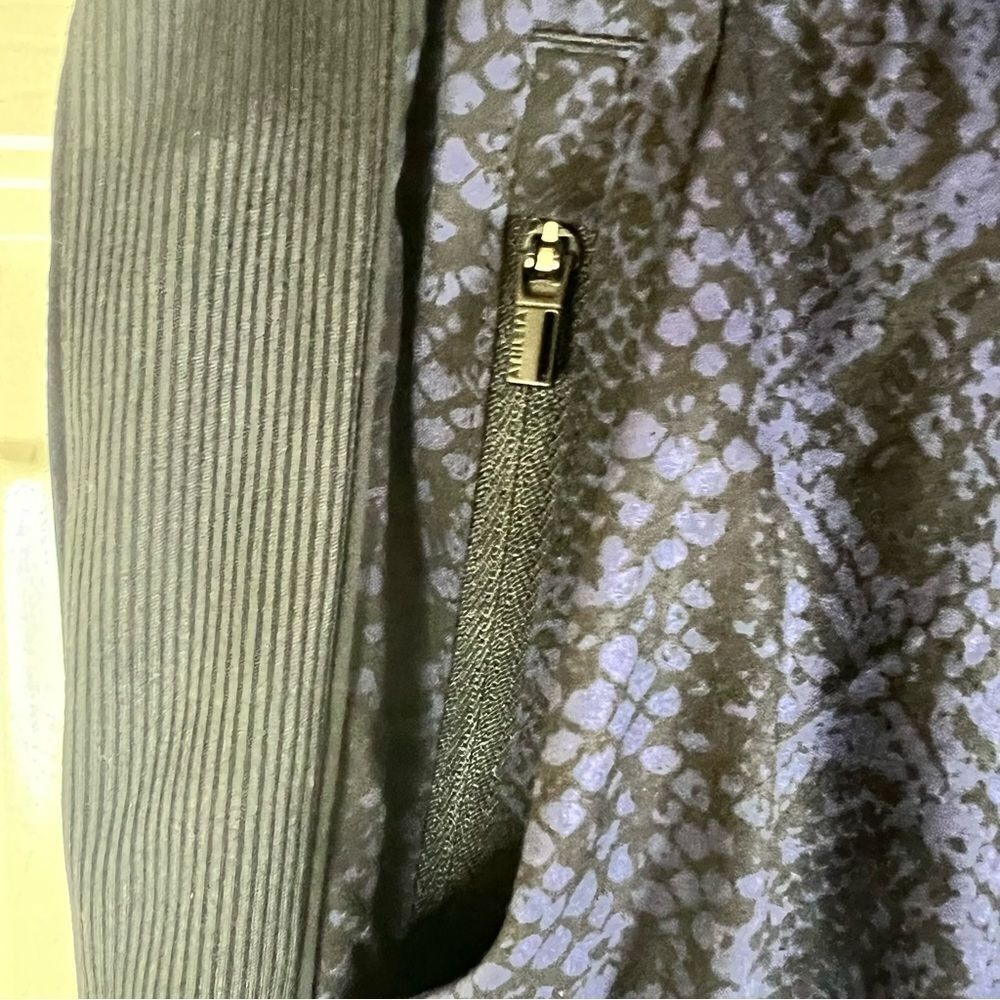 Athleta Brooklyn Blue Python Print Jogger Size 4 … - image 6